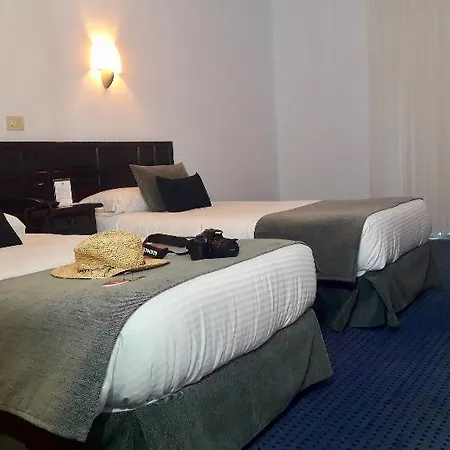 Miramar Hotel 3*