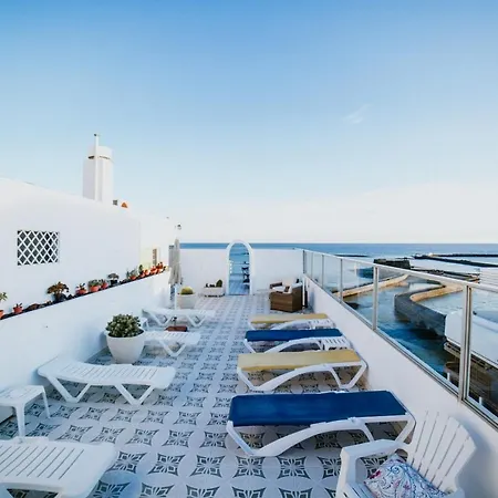 Miramar Hotel 3*